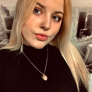 Meet your Posher, Hannah